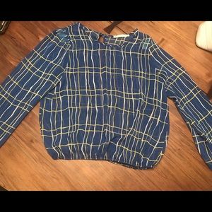 Long sleeve, open back, translucent top